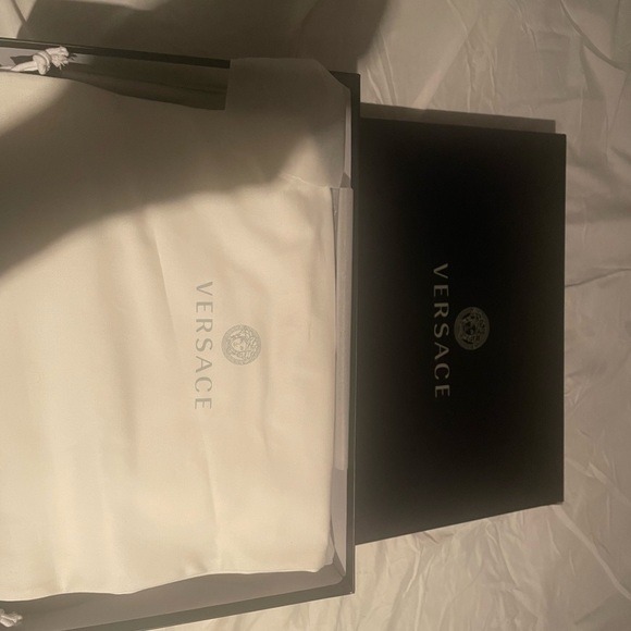 These shoes are basically brand new they have only been worn once 550 or obo! - Picture 4 of 7